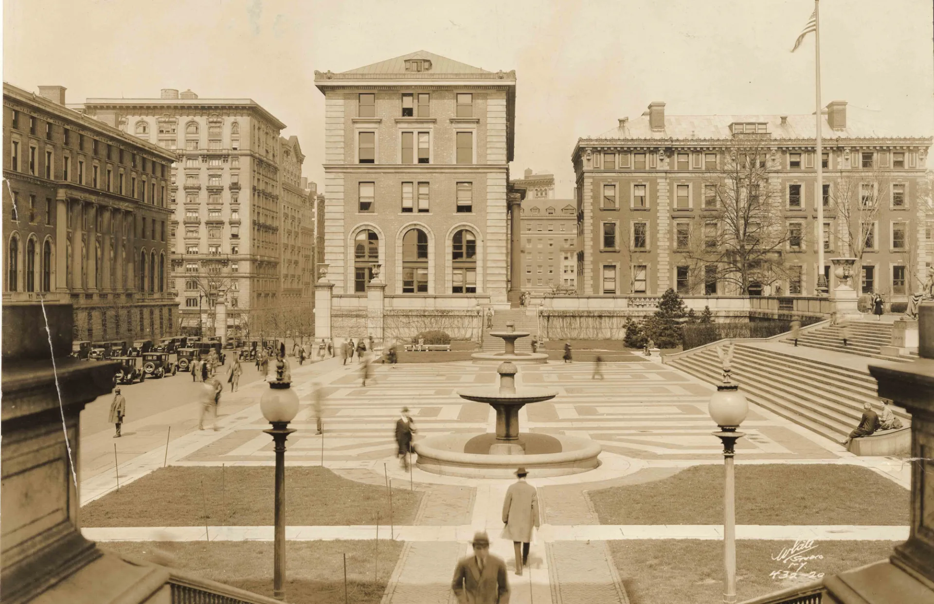 A historical photo of Low Plaza around 1920 from the stairs leading to Kent Plaza. 